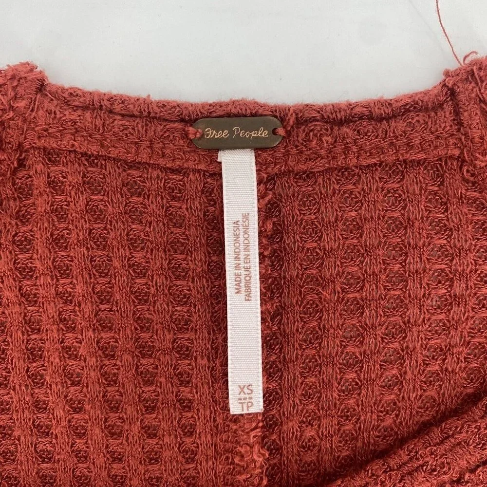 Free People XS Waffle Knit High Low Hem Top Long Sleeve Rust Fringe Rayon